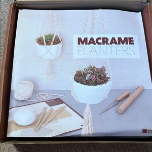 Kiwi Co Maker Crate: Macrame Planters